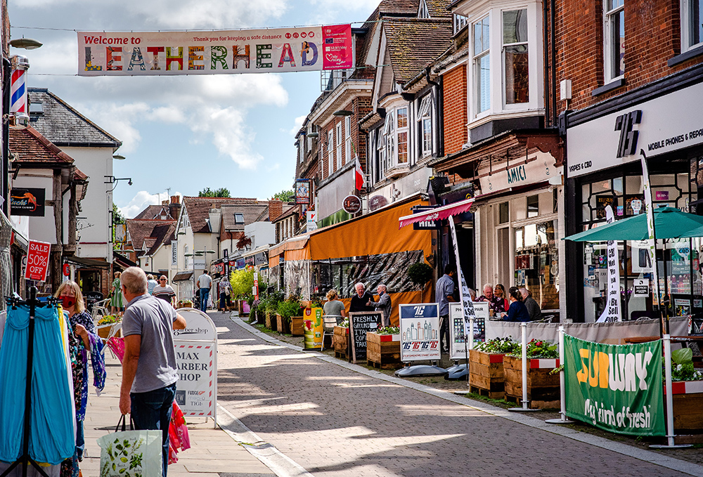 Welcome to Leatherhead signage